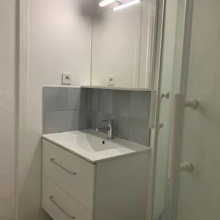 Au Calme Apartment Nimes